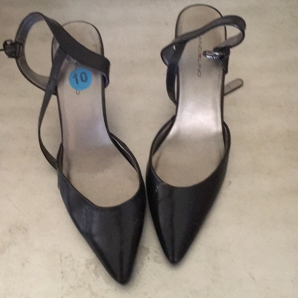 Bandolino low heels